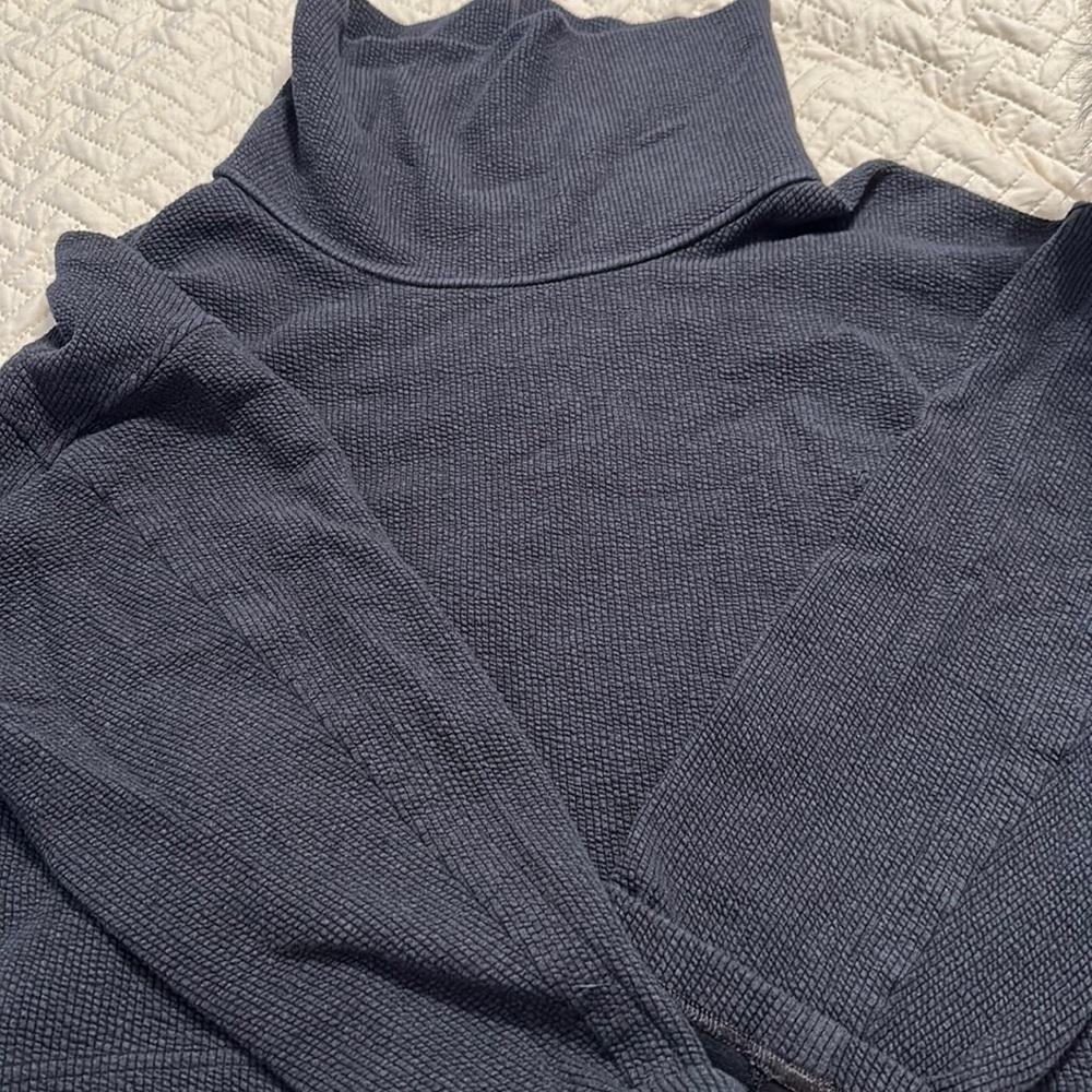 Lululemon Cropped Slouchy Turtle Neck Sweatshirt XL/XXL